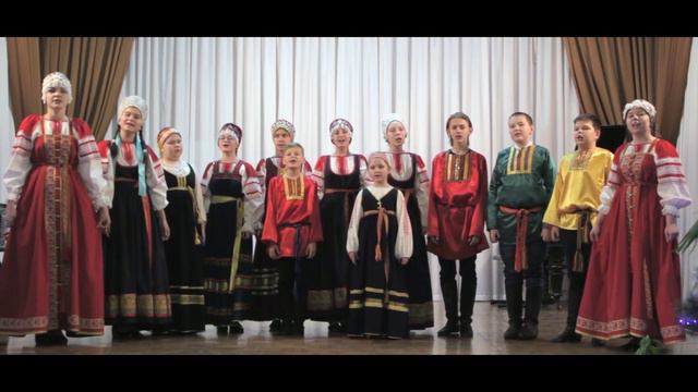 «В этой деревне огни не погашены», детский образцовый фольклорный ансамбль "Ягодиночка" смотреть онлайн