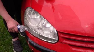 How to Clean up Cloudy Headlights [With Lemon and Baking Soda]