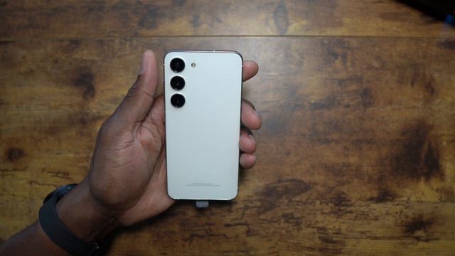 Samsung Galaxy S23 | Unboxing the little guy! смотреть онлайн