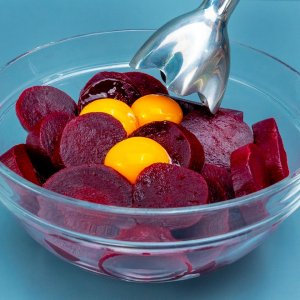 Смешайте свеклу с яйцами и вы скажете мне спасибо