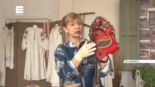 Мастерица из Сибири шьет удивительные русские народные национальные костюмы
