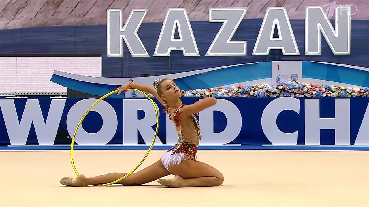 Дина и Арина Аверины поделили золото в отдельных у...ке вызова по художественной гимнастике в Казани