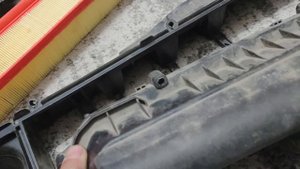 Восстановление резьбы в корпусе воздушного фильтра