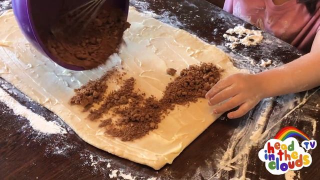 EASY BAKE & DELICIOUS CINNAMON ROLLS ! THE BEST RECIPE FOR KIDS AND FAMILY смотреть онлайн