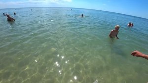 Отдых в Крыму. П. Приморский (Феодосия). Это лучший пляж этого сезона. (Папа Может)