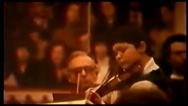 Rare footage: Violinist Vadim Repin at 12 смотреть онлайн