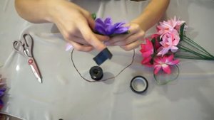 Венок из искусственных цветов своими руками