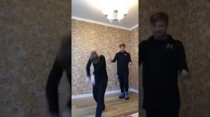 Разучиваем танец ко дню космонавтики))