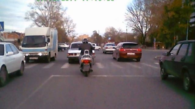 Абакан. Темная ВАЗ 2107 проезд на красный свет смотреть онлайн