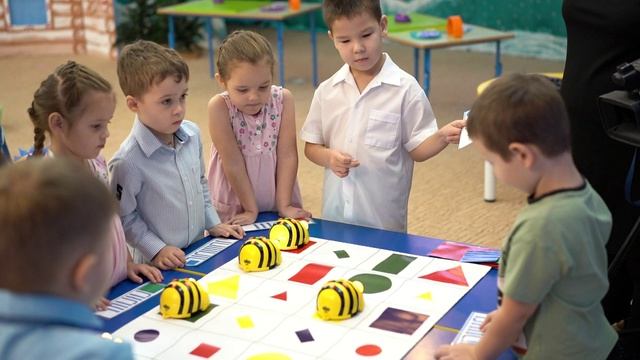 Развивающее образовательное пространство детского сада «Антошка» посредством лого-Роботов Bee-Bot