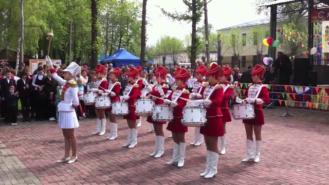 МихневоТВ. Барабанщицы 9мая 2012г.