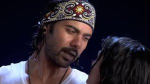 Первая встреча Абхи и Прагьи.