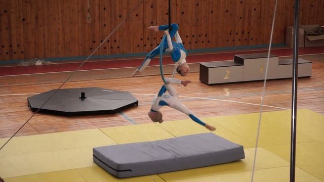 Golden Fox 2018 . Кольцо . Дети дуэт . Новички . Олеся и Таисия смотреть онлайн