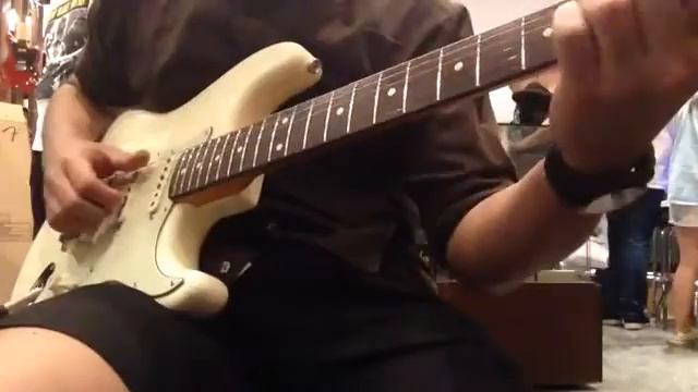 Fender John Mayer Olimpic White смотреть онлайн