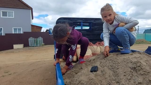 БУРЯТИЯ. Если работа закончится, мы придумаем новую? Покажу, что успела сшить. смотреть онлайн