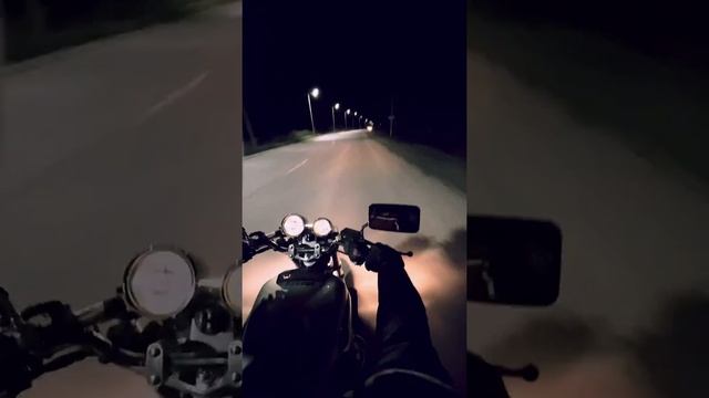 Yamaha FZX750 смотреть онлайн