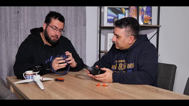 JBL 700BT VS 510BT Greek Unboxing смотреть онлайн