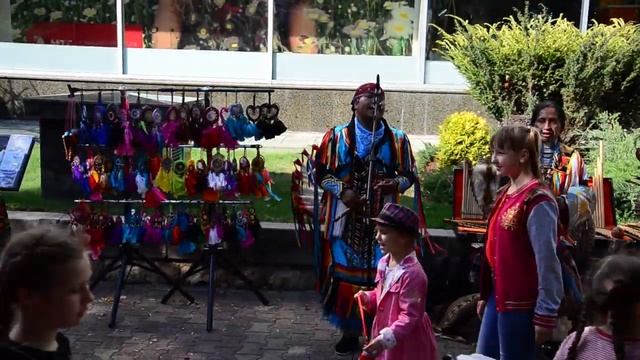 Прогулка по городу. Индейцы в Ставрополе. Осенняя ярмарка 2016. Выставка поделок своими руками смотреть онлайн