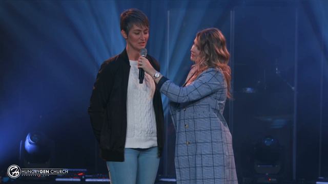 POWERFUL TESTIMONY - Deliverance and Healing after a Word of Knowledge!
