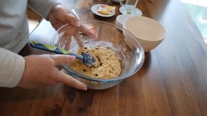 Овсяное печенье с шоколадной крошкой. Готовится очень просто и очень быстро!