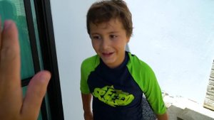 Камиль НЕ ХОЧЕТ ДЕЛИТЬСЯ! Что ПРОИЗОШЛО в Бассейне? What happened in the pool?