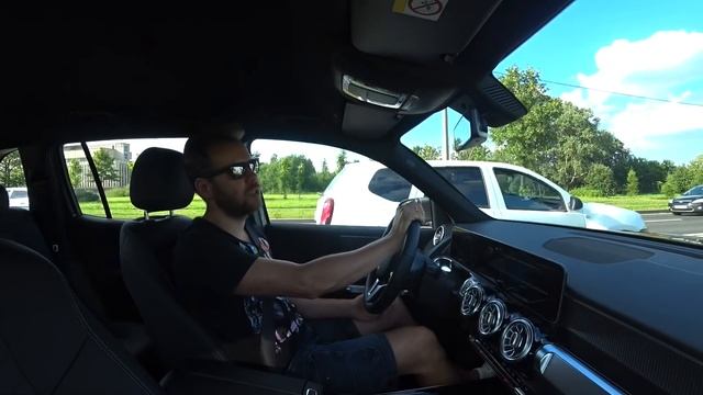 Mercedes GLB. Самый ДЕШЕВЫЙ НОВЫЙ кроссовер Мерседес! Тест и обзор смотреть онлайн