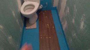 Ремонт туалета. Начал класть плитку на пол. Часть 6.