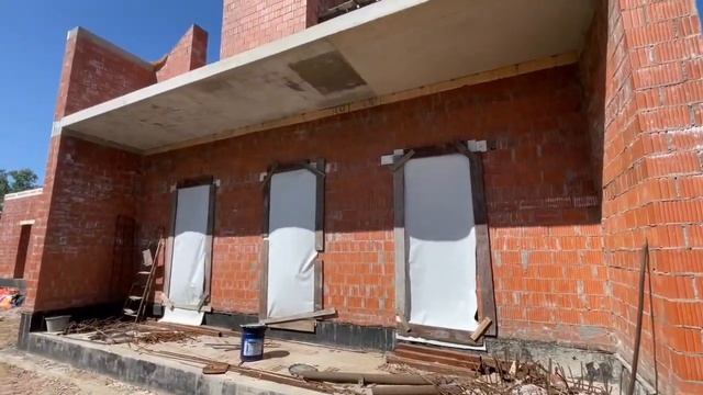 Дом под остекление в Санкт-Петербурге с окном высотой 5,8м. Деревянные евроокна: решения, обзор