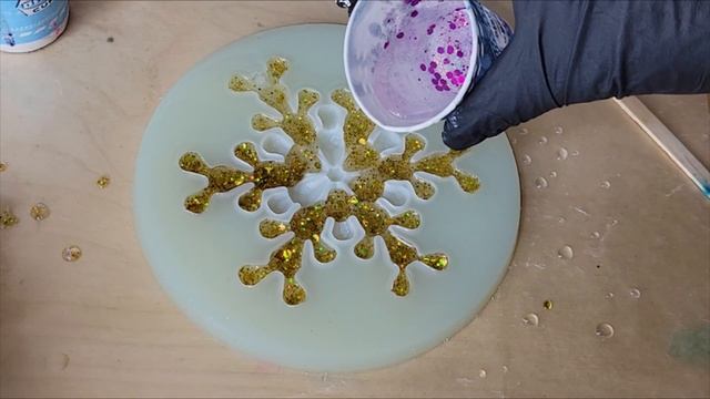 Using U.V Resin from LET'S RESIN with epoxy resin in the same pour / Using UV resin with epoxy смотреть онлайн