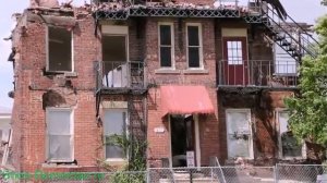 Снос кирпичного дома.  Слом загородного дома.