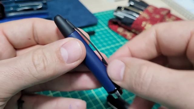 Pilot Vanishing Point VS Lamy Dialog 3 - An Engineer's Perspective смотреть онлайн