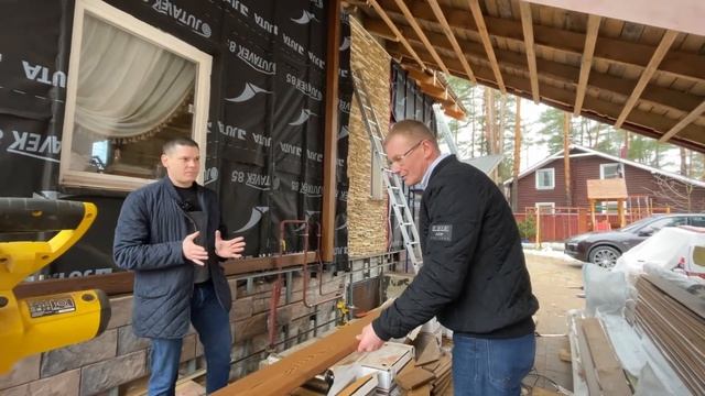 Планкен из термолиственницы на фасаде загородного дома