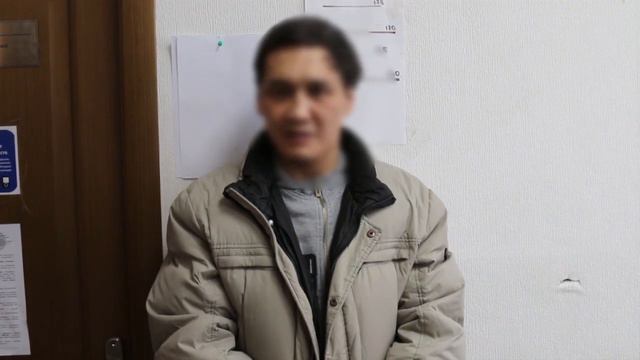 800 рублей и десяток яиц: грабитель напал на бабушку, но та успела схватить его за воротник смотреть онлайн