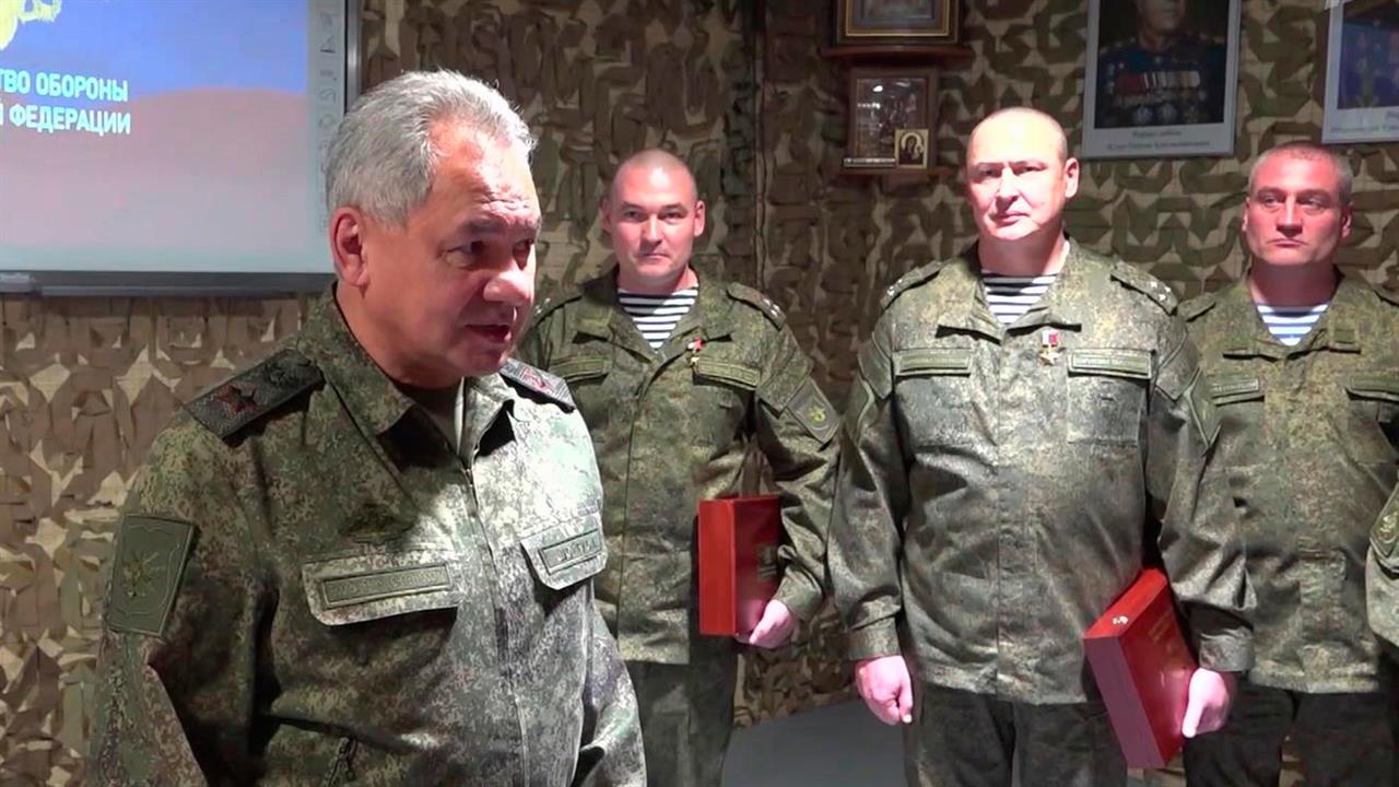 МО РФ посетил передовой пункт управления группировки "Восток" на Южно-Донецком направлении