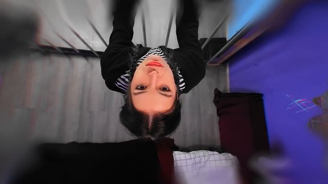 Беременная Уэнсдей Аддамс против беременной Mommy Long Legs! смотреть онлайн