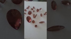 Камень султанит. Видео как меняет цвет камень