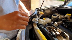 Headlamp replacement on 2003 Nissan Xtrail T30