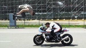 Сальто Через Мотоцикл. Церемония Муз Тв. Новая BMW i8.