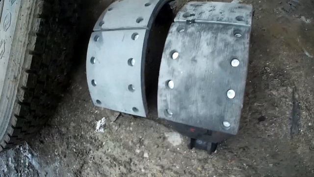 МАЗ меняем колодки смотреть онлайн