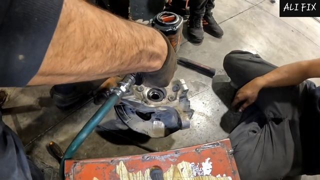 замена подшипника ступицы колеса - ось CV ( приводной вал ) ... hyundai sonata #подвеска #ходовая смотреть онлайн