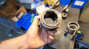 Ford Focus 2 - LIFE HACK замена ремня кондиционера. Замена сайлентблоков.