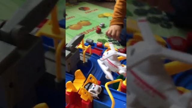 Интерактивный центр Авто трек с рычагами управления. Игра в детские машинки.