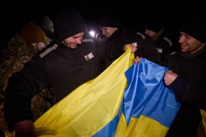 Что делают боевики ВСУ, едва вернувшись из плена в России, и как их встречают жители Украины