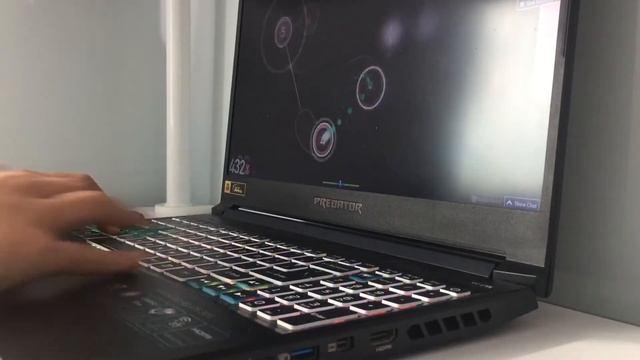 Playing osu with a touch pad смотреть онлайн