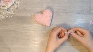 Вязаное сердечко из плюшевой пряжи: красивая отделка. Сердечко-валентинка из плюша.