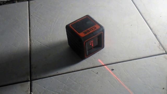 Ванная комната в деревянном доме своими руками.Укладка плитки на пол. смотреть онлайн