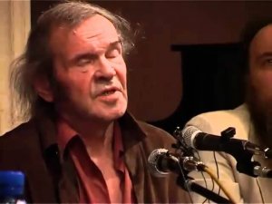 Евгений Головин "Юбка с разрезом и бе$"
