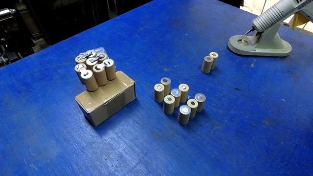 Как заменить элементы питания в неразборном аккумуляторе Makita 12V?