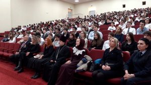 В 33-й школе Нальчика ученики старших классов встретились с полицейскими и общественниками