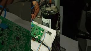 Проверка инверторного компрессора от кондиционера LG 12000 btu инверторной платой от холодильника.